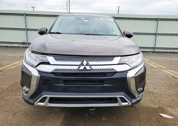 Mitsubishi Outlander cena 43000 przebieg: 51000, rok produkcji 2020 z Szczawno-Zdrój małe 56